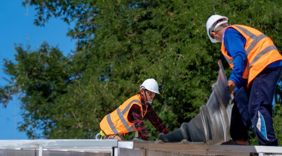Professional gutter cleaning in Riverview, MI